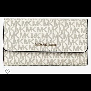 Michaels kors cross body with wallet